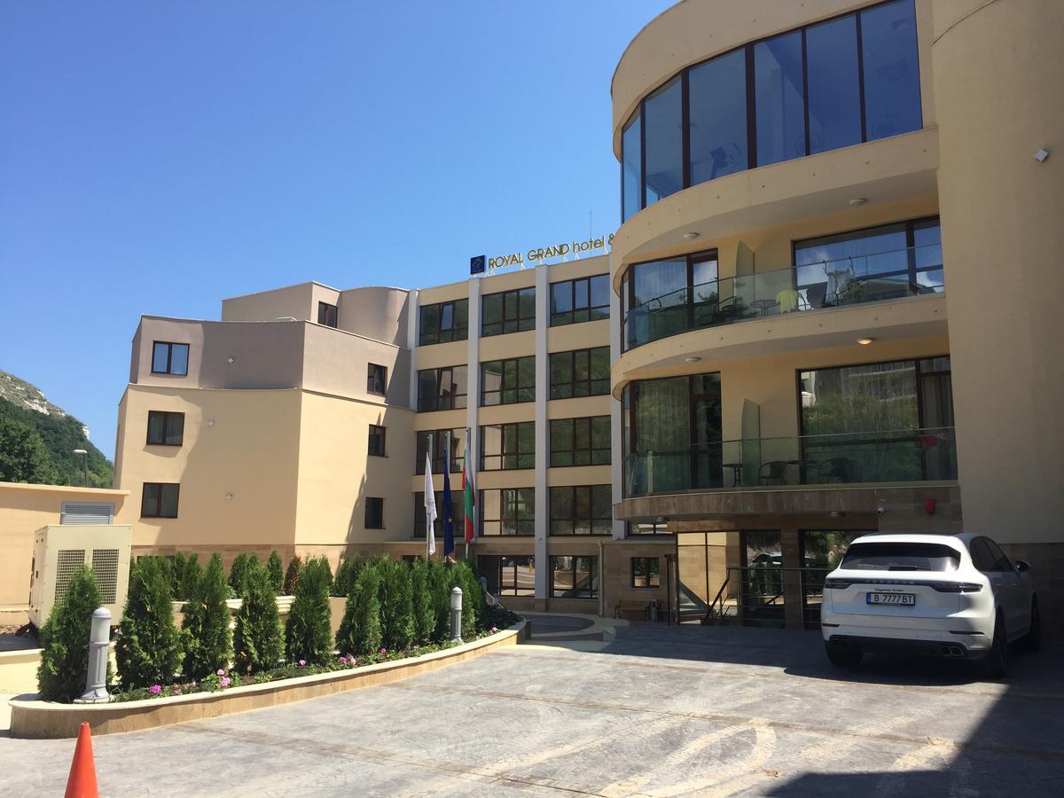 Royal Grand Hotel And Spa Cavarna Exterior foto