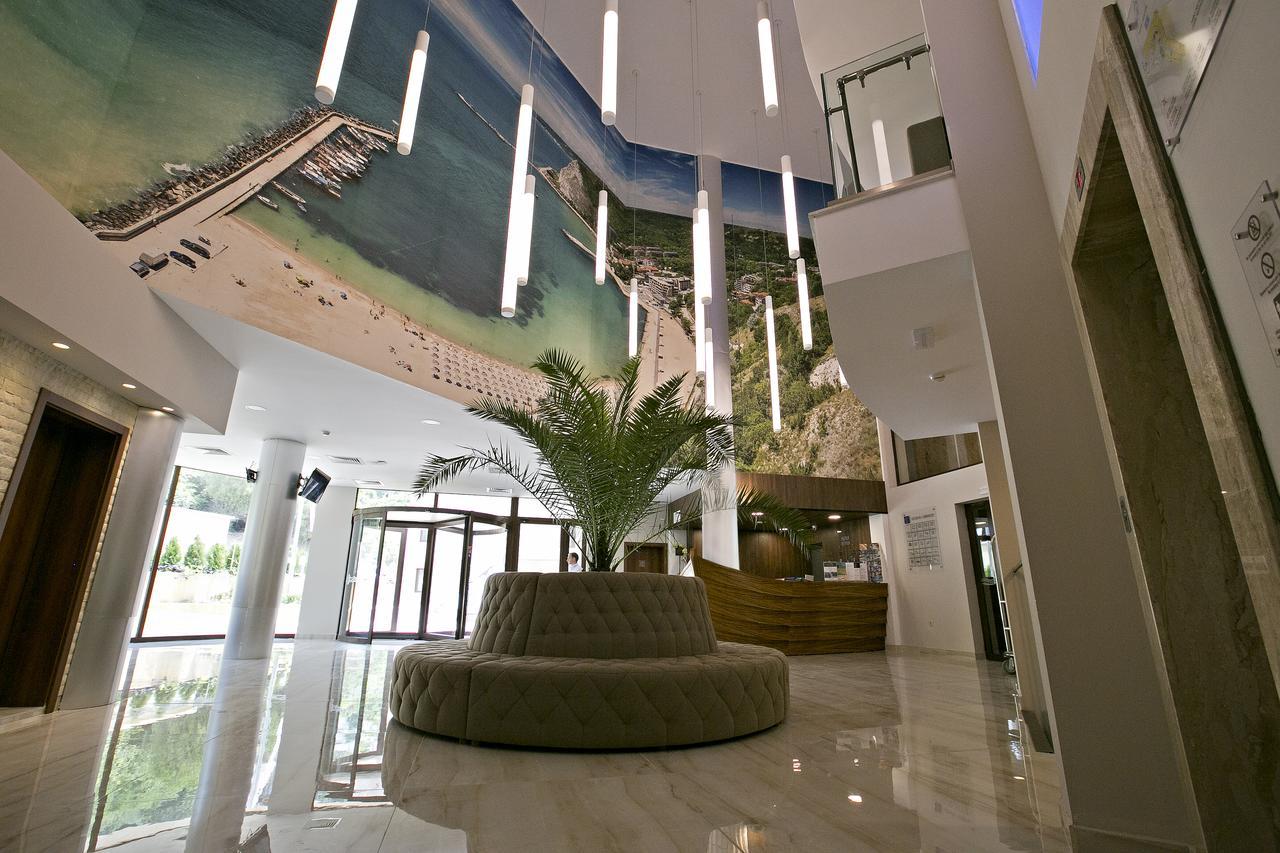 Royal Grand Hotel And Spa Cavarna Exterior foto